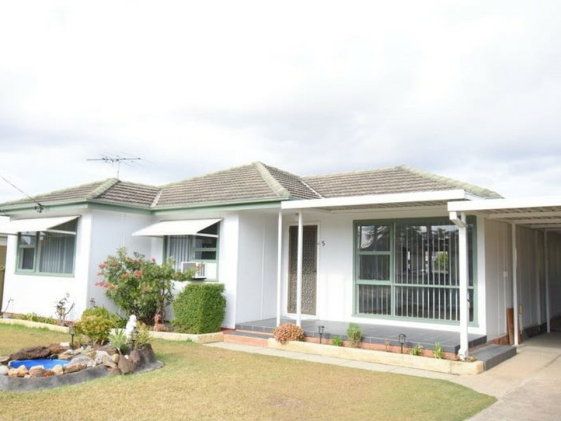 5 Beale Crescent, Fairfield West NSW 2165