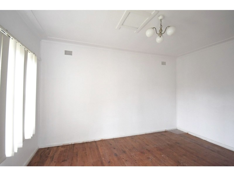 139 The Boulevarde, Fairfield Heights NSW 2165