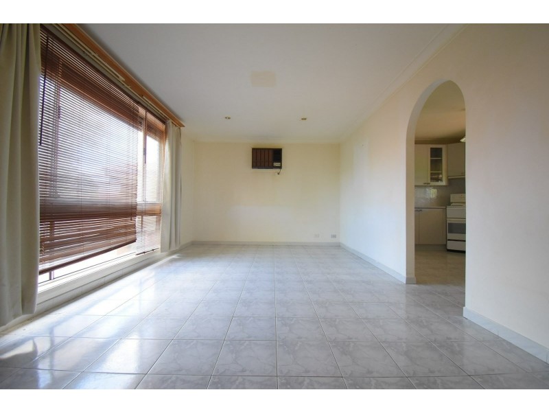 98 SWEETHAVEN RD, Greenfield Park NSW 2176