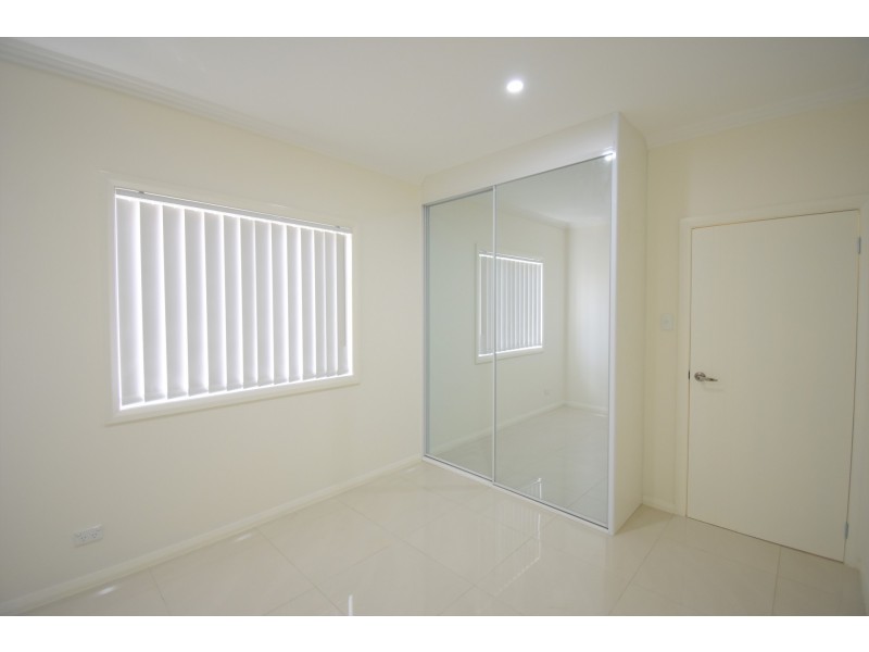 1a St Helens Close, West Hoxton NSW 2171