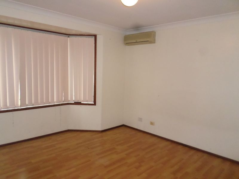 76 SWAN CIRCUIT, Green Valley NSW 2168