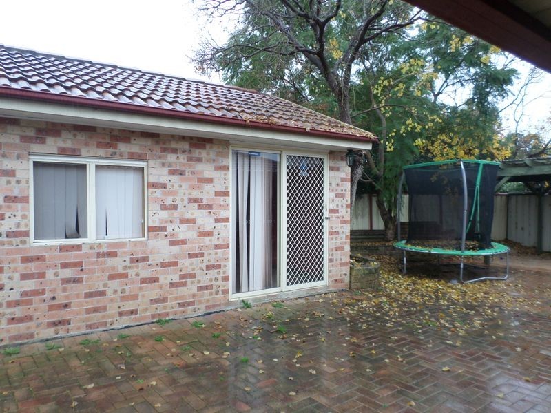 76 SWAN CIRCUIT, Green Valley NSW 2168