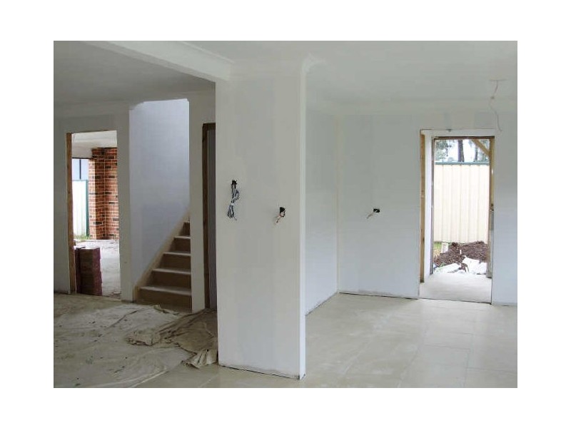 2/2 King Road, Ingleburn NSW 2565