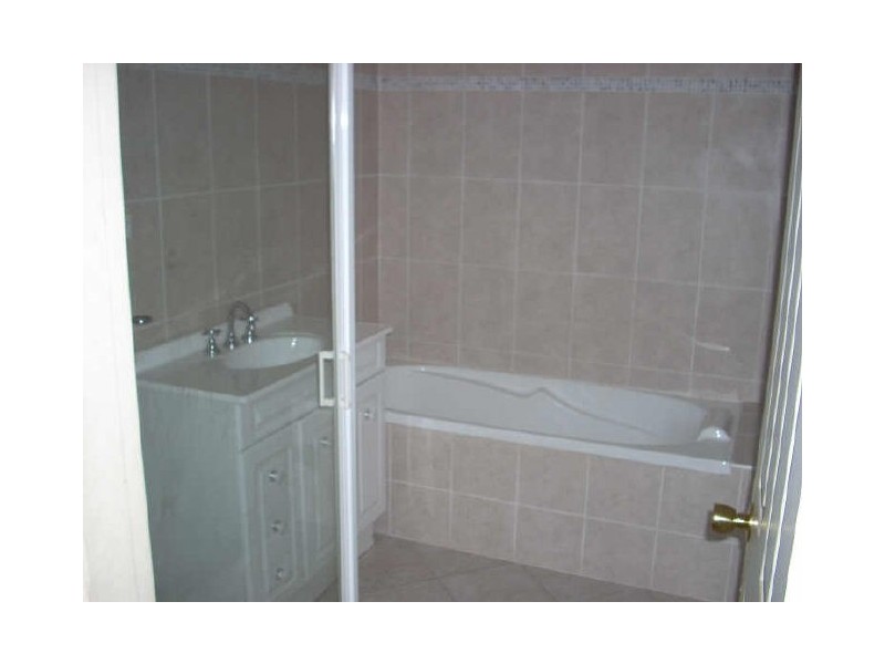 1/28 Foxlow Street, Canley Heights NSW 2166