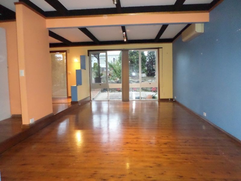 1 MOUNTAIN CRES, Mount Pritchard NSW 2170