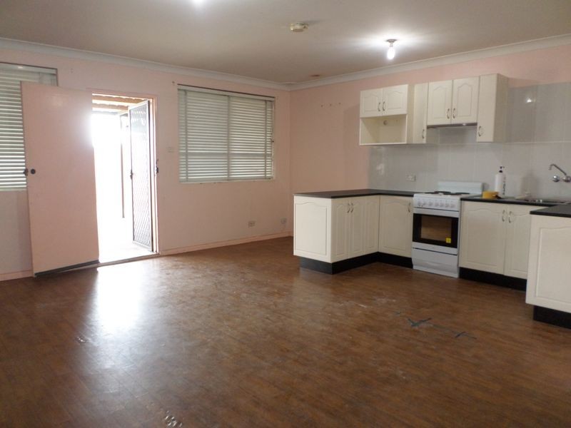 3/163 MEADOWS ROAD, Mount Pritchard NSW 2170