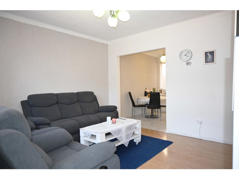 9/112 Wattle Avenue, Carramar NSW 2163