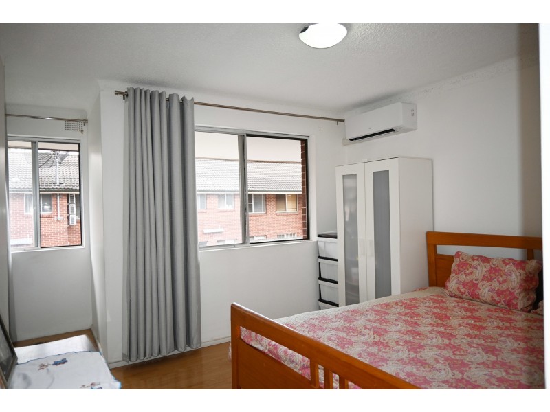 9/112 Wattle Avenue, Carramar NSW 2163