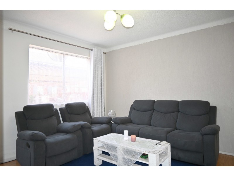 9/112 Wattle Avenue, Carramar NSW 2163