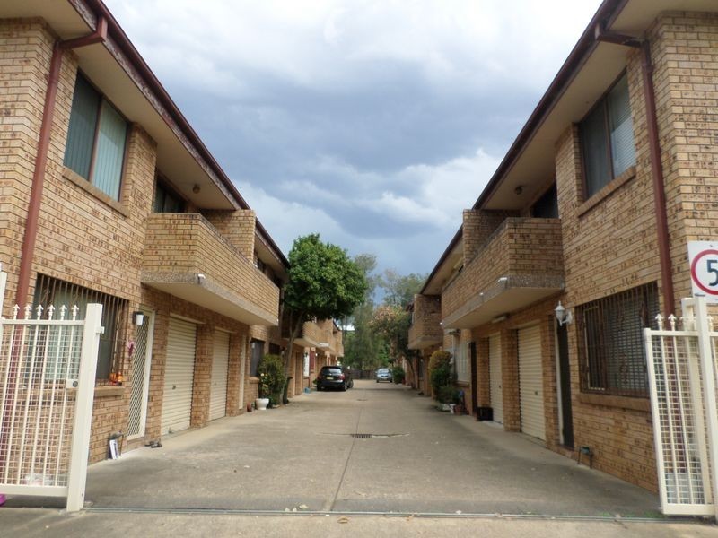 12/54 MCBURNEY RD, Cabramatta NSW 2166