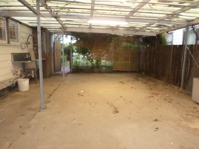 15 Moore St, Canley Heights NSW 2166