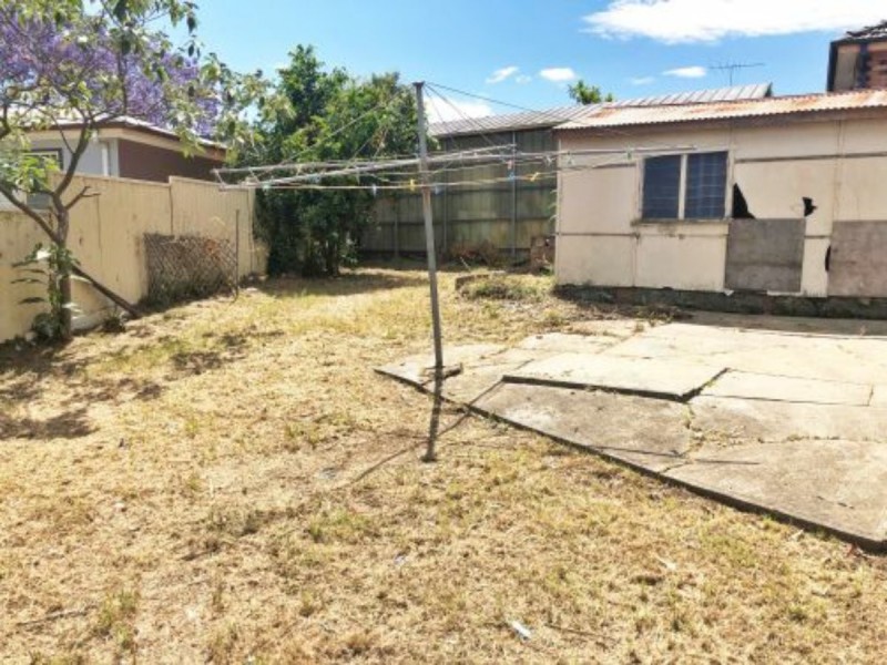 9 Woods Avenue, Cabramatta NSW 2166