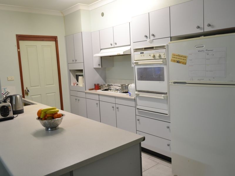 28 Lord Howe Drive, Green Valley NSW 2168