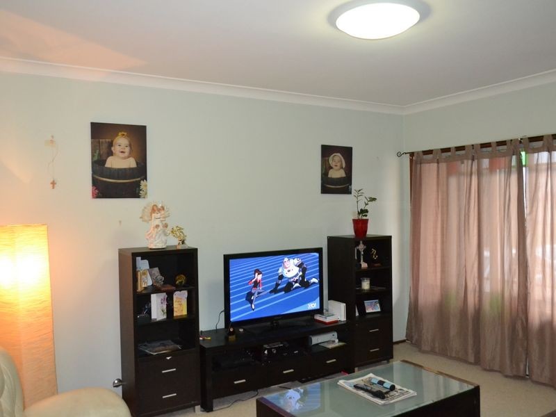 28 Lord Howe Drive, Green Valley NSW 2168