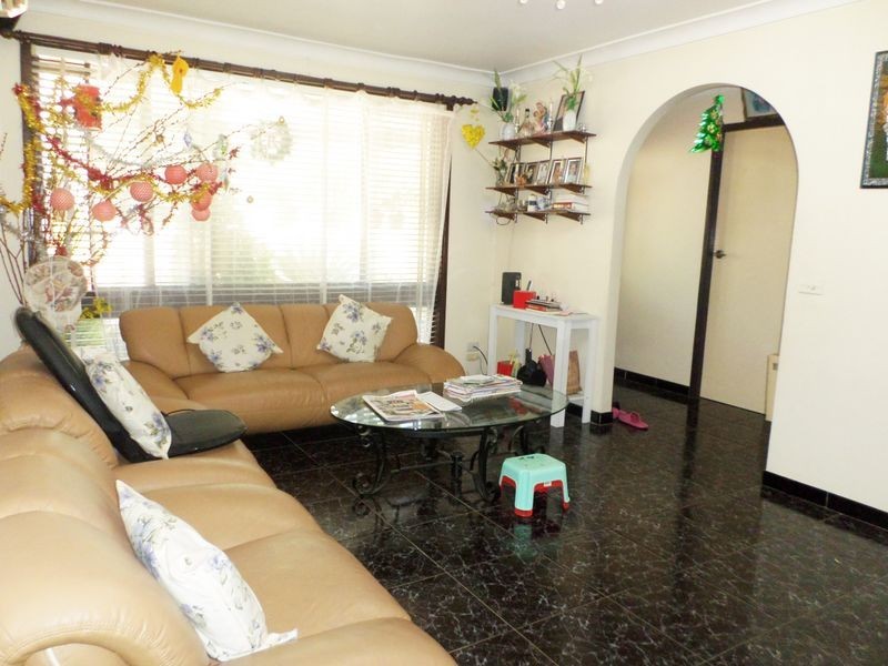 27 Humphries Road, Wakeley NSW 2176