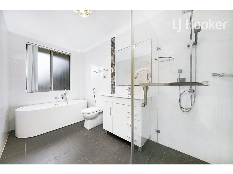 7/1 Riverpark Drive, Liverpool NSW 2170