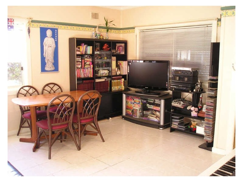 187 Henry Lawson Drive, Georges Hall NSW 2198