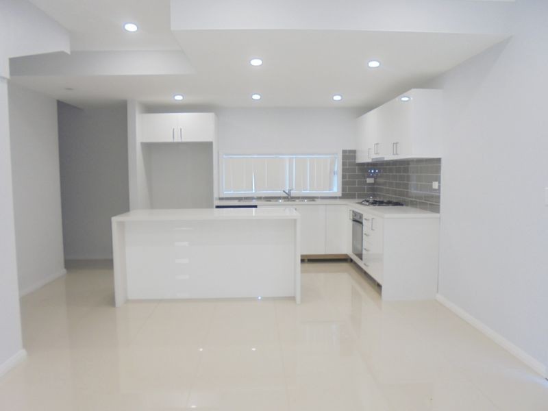 1/1 Rundle Street, Green Valley NSW 2168