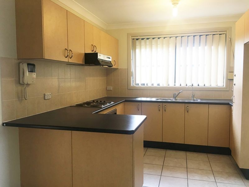 1/73 Buckingham Street, Canley Heights NSW 2166