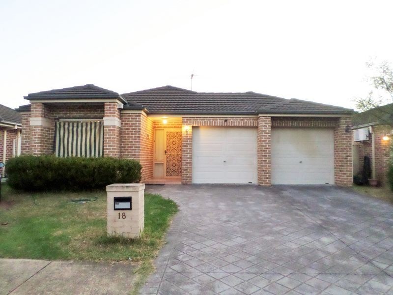 18 Robinia Ave, Fairfield East NSW 2165