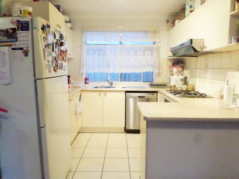 18 Robinia Ave, Fairfield East NSW 2165