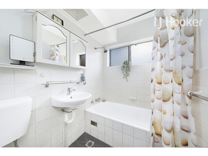 13/7 Pevensey St, Canley Vale NSW 2166