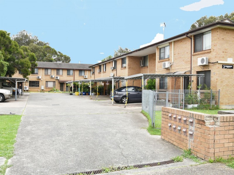 13/7 Pevensey St, Canley Vale NSW 2166
