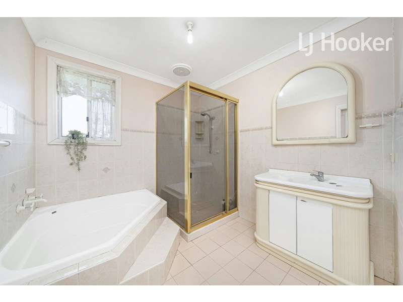 11 Angelina Cr, Cabramatta NSW 2166