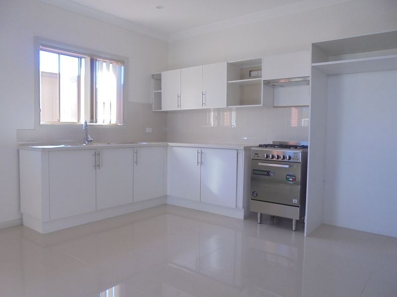 8A Shackel St, Old Guildford NSW 2161