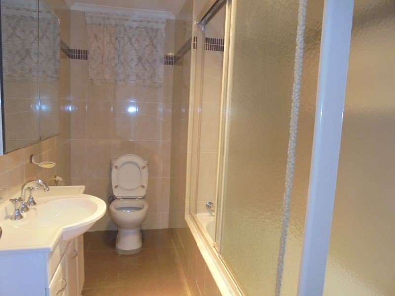 2/168 Sandal Crescent, Carramar NSW 2163