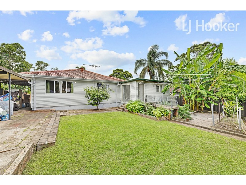 22 Tairora St, Whalan NSW 2770
