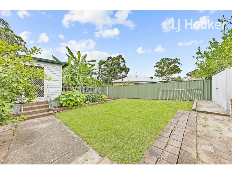 22 Tairora St, Whalan NSW 2770