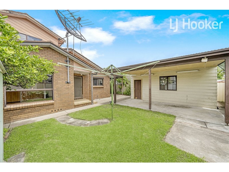 63 Margaret St, Fairfield West NSW 2165