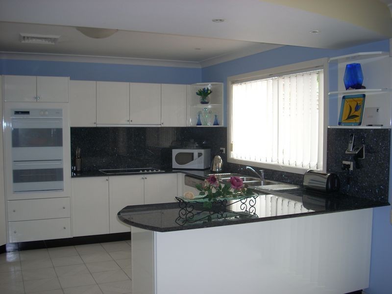 Edensor Park NSW 2176