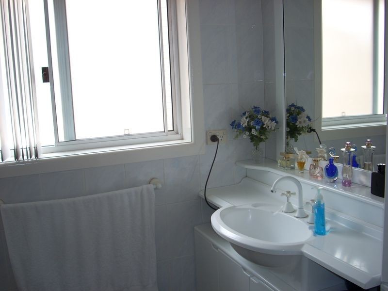 Edensor Park NSW 2176