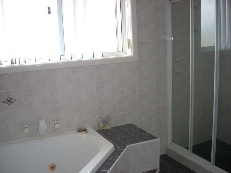 Edensor Park NSW 2176