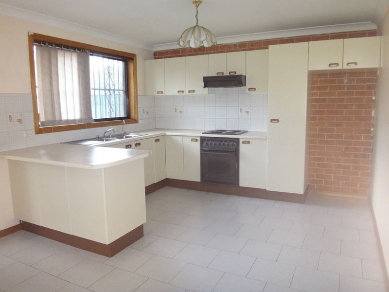 1/12 Crosio Place, Bonnyrigg NSW 2177