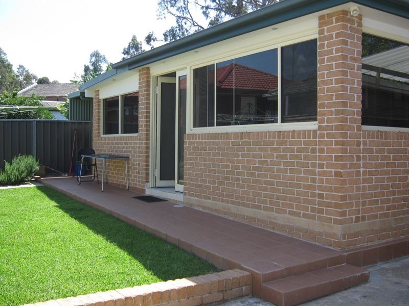 Fairfield West NSW 2165