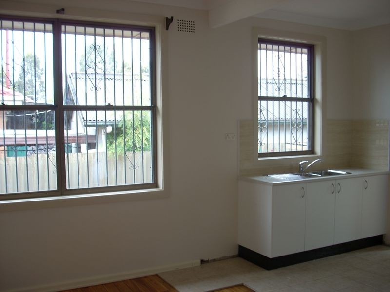 8 Belmore Street, Villawood NSW 2163