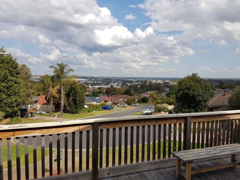 11 RYAN CLOSE, St Andrews NSW 2566