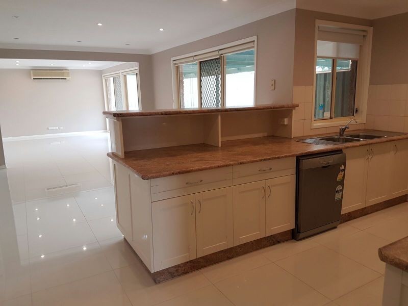11 RYAN CLOSE, St Andrews NSW 2566