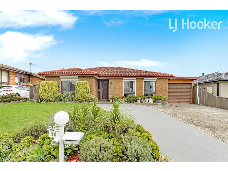 18 Oliveri Cr, Green Valley NSW 2168