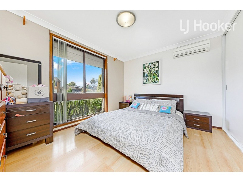 18 Oliveri Cr, Green Valley NSW 2168