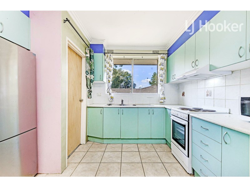 18/168 Sandal Cr, Carramar NSW 2163