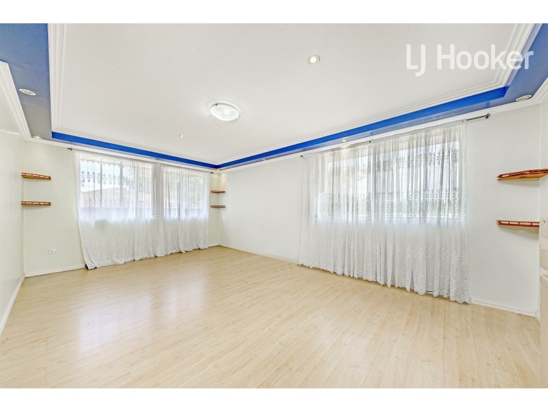 18/168 Sandal Cr, Carramar NSW 2163