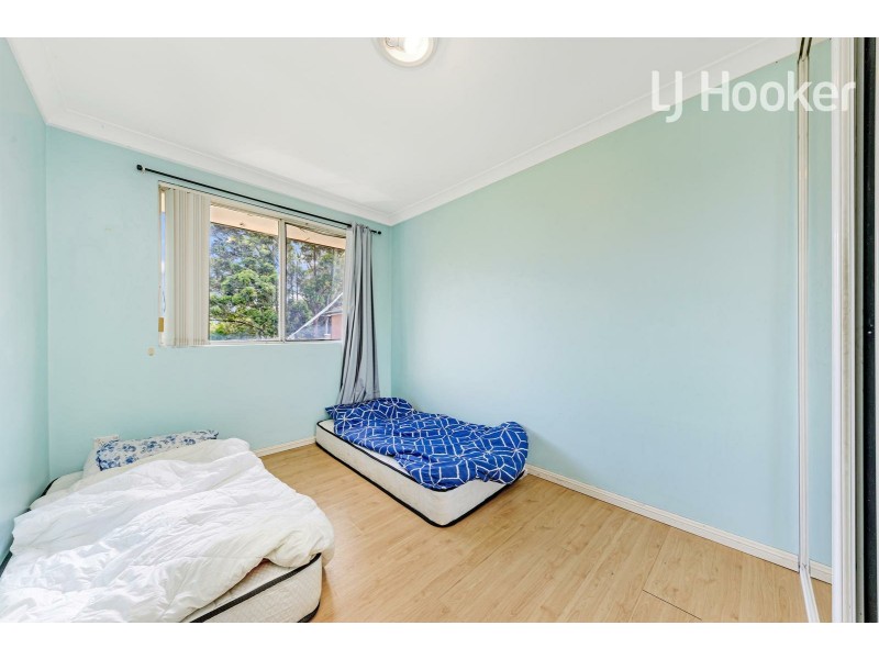 18/168 Sandal Cr, Carramar NSW 2163