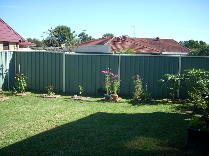 Edensor Park NSW 2176