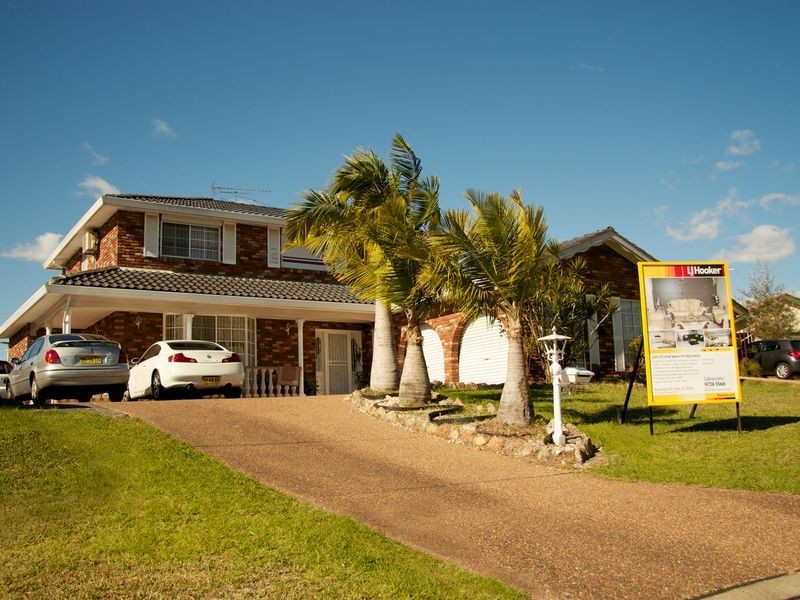 10 Whistler Street, Green Valley NSW 2168