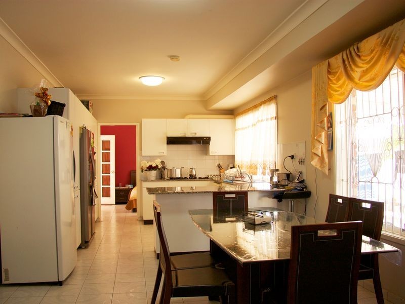 10 Whistler Street, Green Valley NSW 2168