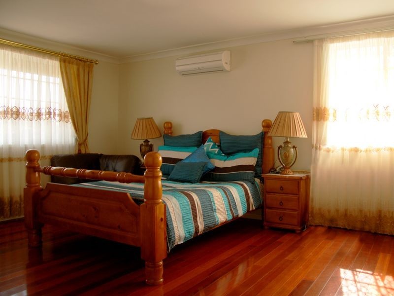 10 Whistler Street, Green Valley NSW 2168